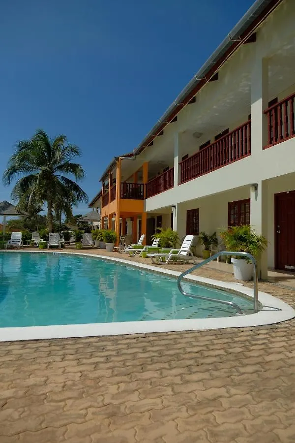 Aruba Quality Apartments & Suites Palm Beach 2*,